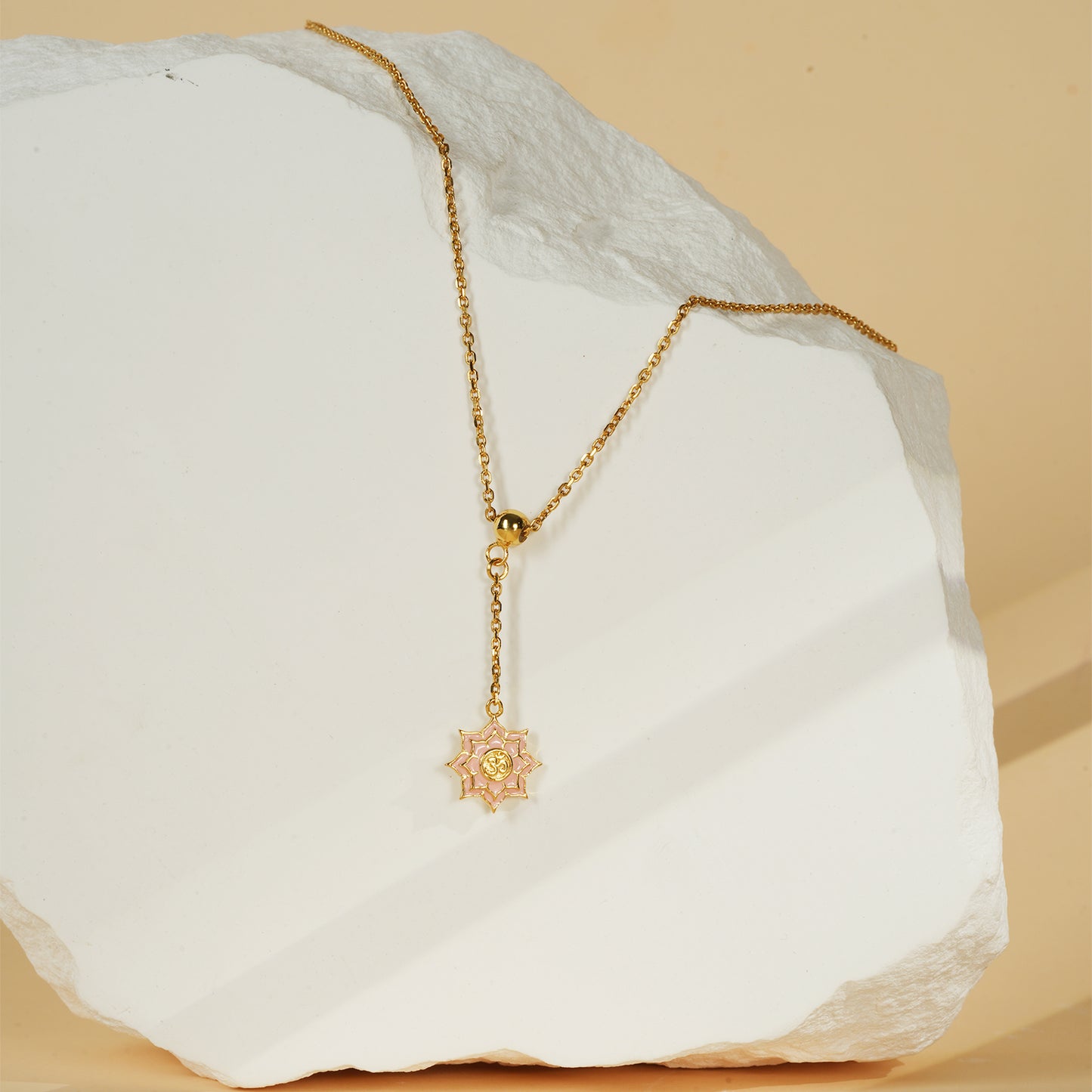 Collier avec pendentif volant de badminton HEBE et chaîne croisée réglable